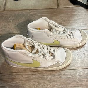Nike Blazer Mid 77